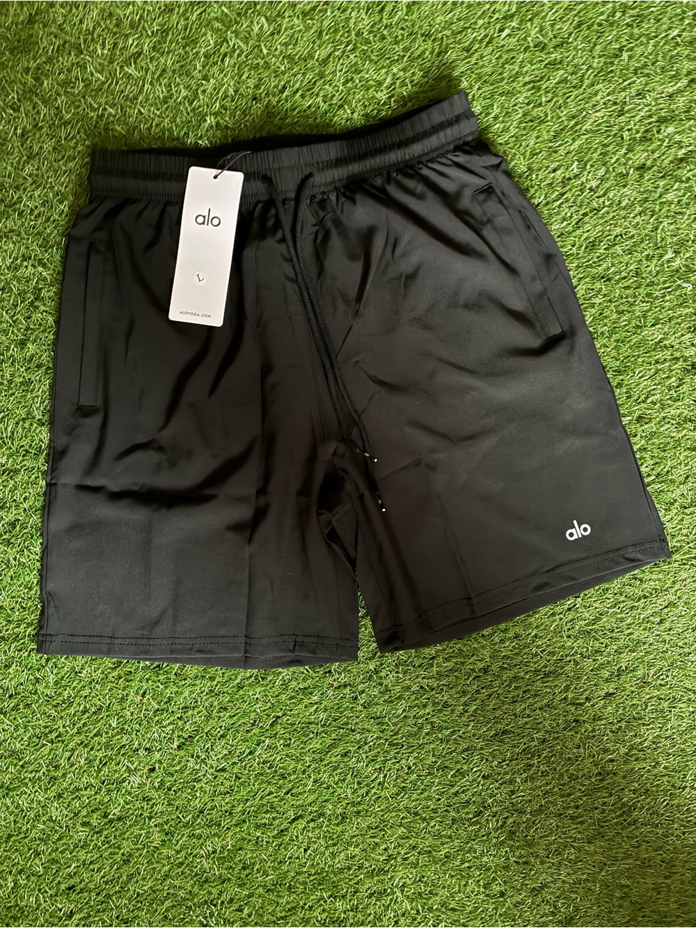 ALO Yoga Men's Black Performance Athletic Shorts